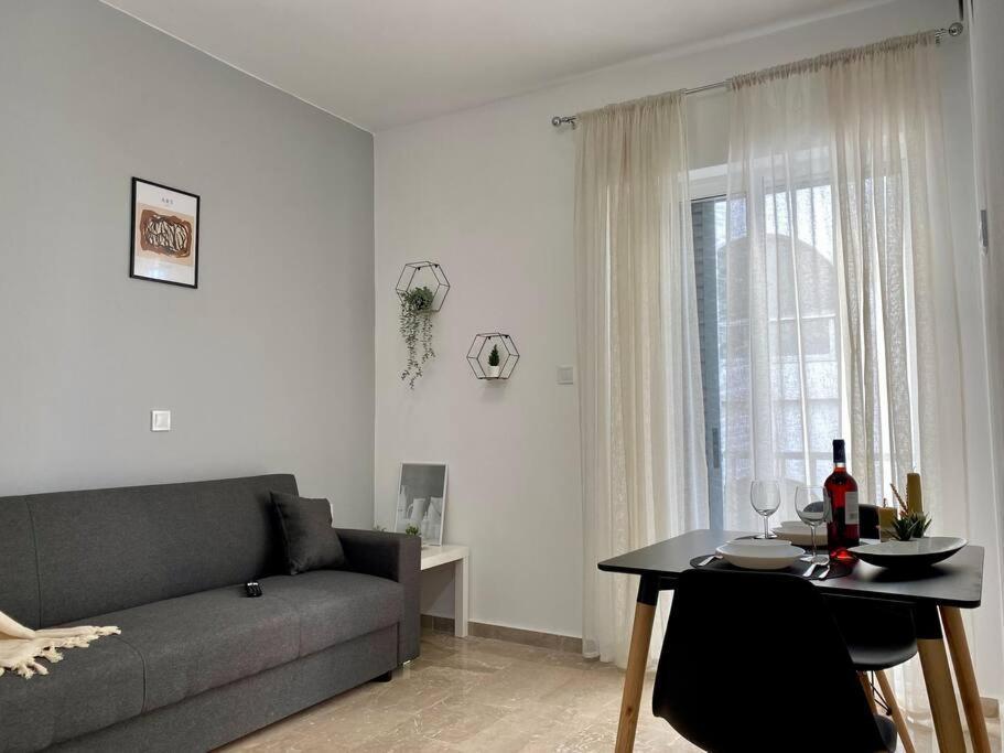Modern & Cozy Apartment In The Heart Of Kos '9' Bagian luar foto